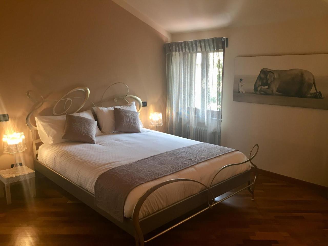 Marie Rose Luxury B&B&Apartment Desenzano del Garda Exterior foto